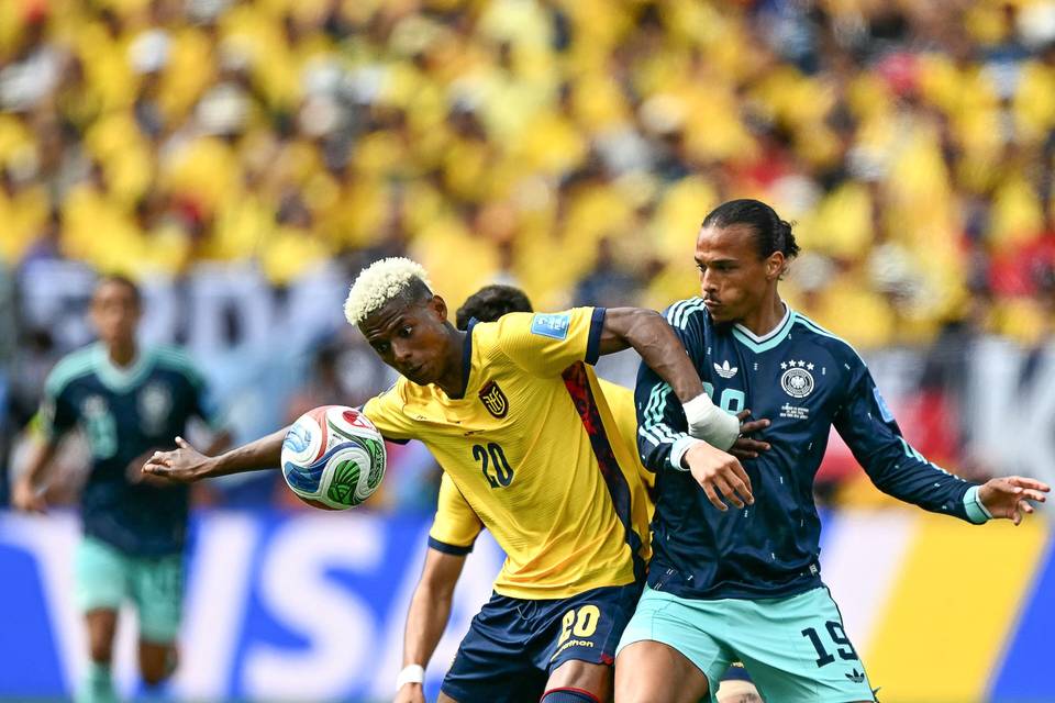 Ecuador yllätti Saksan ja varmisti paikan MM-turnauksen jatkovaiheessa. 1