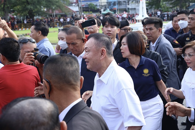 Entinen Thaimaan pääministeri Thaksin vapautettiin kuninkaallisella armolla. 1