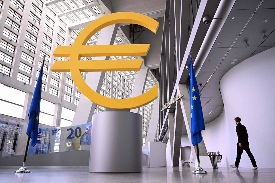Euroopan keskuspankki korottaa ohjauskorkoaan. 1