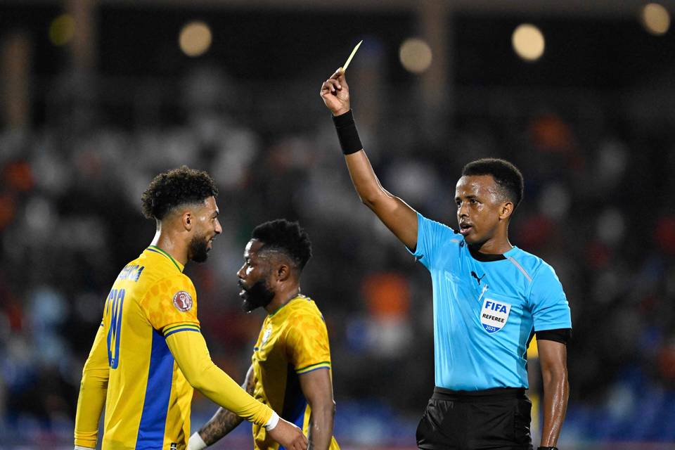 Fifa myöntää korvauksen MM-kisoista syrjäytetylle somalialaistuomarille Fifa myöntää korvauksen MM-kisoista syrjäytetylle somalialaistuomarille 1
