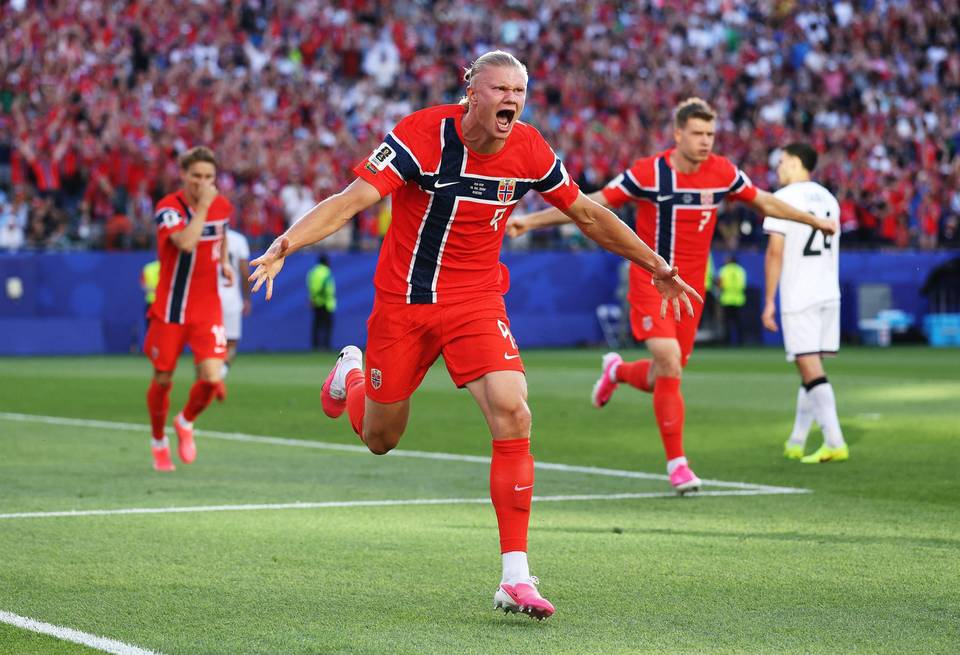 Haaland teki kaksi maalia MM-ensiesiintymisessään, Norja kukisti Irakin 4–1. 1