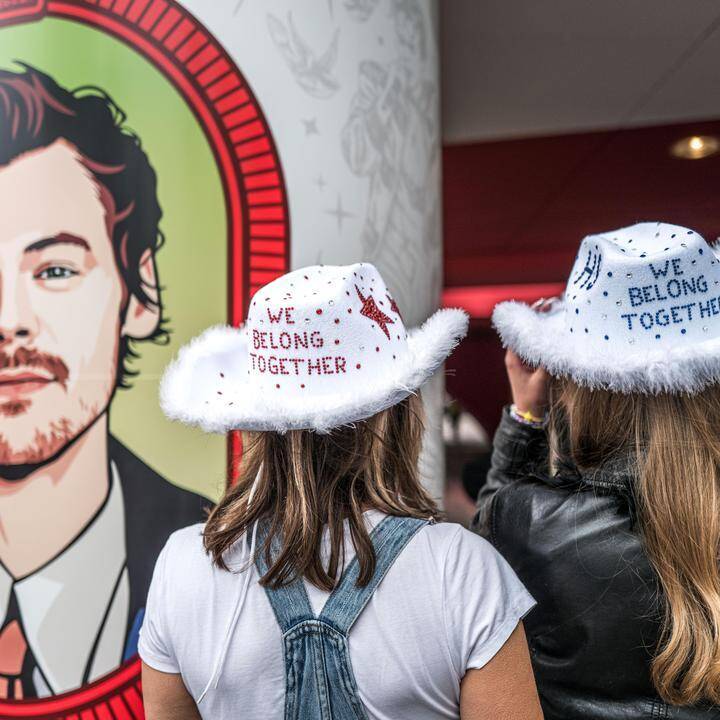 Harry Styles aiheutti huolta faneissa – lavalla lähes tukehtuminen 2
