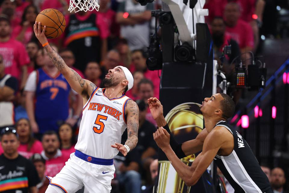Historiallinen voittosarja jatkuu – NBA-finaalit alkavat vahvalla vierasvoitolla 1