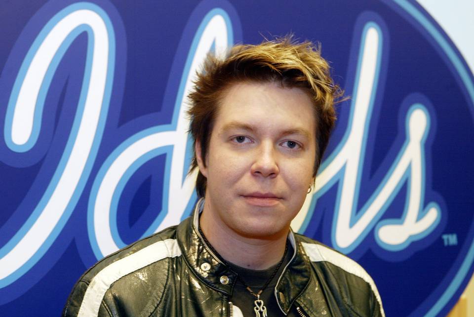 Idols-ohjelmasta tunnettu artisti Jani Wickholm on menehtynyt. 1