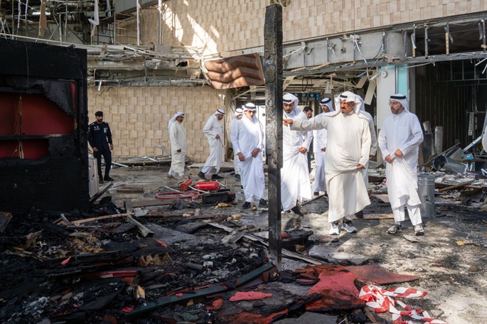 Iran ilmoittaa kohdistaneensa Yhdysvaltojen tukikohtiin Kuwaitissa ja Bahrainissa. 1