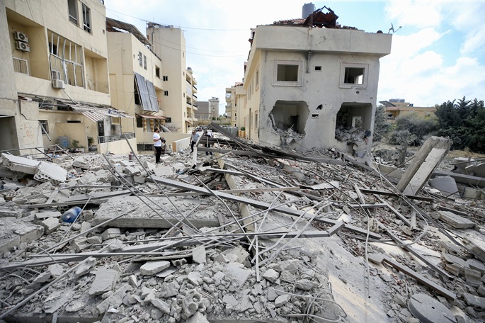 Israelin iskuissa kuoli 12 Libanonissa, kun rajat ylittävät taistelut kärjistyvät. 1