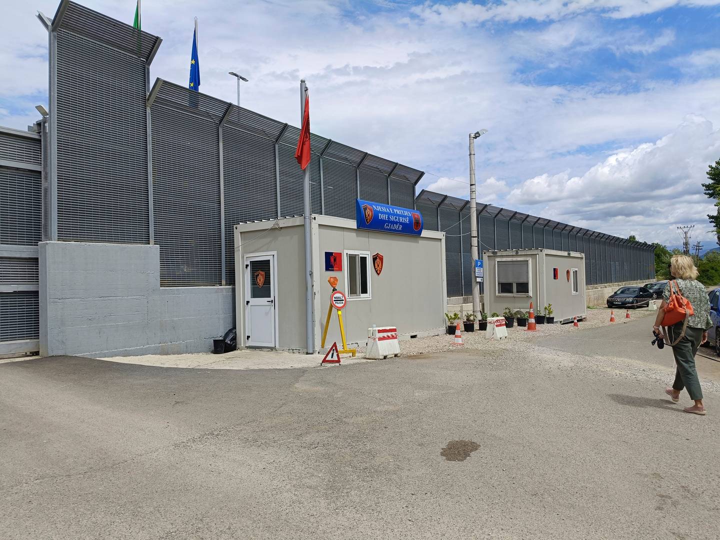 Italian "Albania-mallissa" lähes kaikki epäonnistui – suurella palautuskeskuksella on vain vähän siirtolaisia Italian "Albania-mallissa" lähes kaikki epäonnistui – suurella palautuskeskuksella on vain vähän siirtolaisia 1