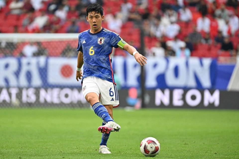Japanin joukkueen kapteeni vetäytyy MM-kilpailuista ja päättää maajoukkueuransa. Japanin joukkueen kapteeni vetäytyy MM-kilpailuista ja päättää maajoukkueuransa. 1
