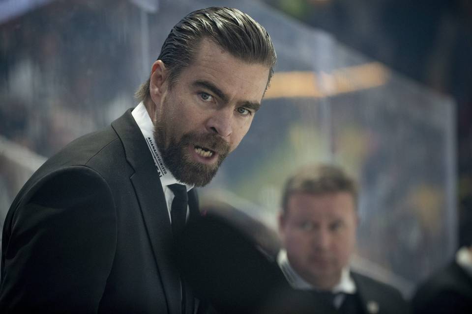 Jussi Ahokas puhui Maple Leafs -siirtohuhuista torontolaiselle medialle – "tämän vuoksi saavuin Pohjois-Amerikkaan" Jussi Ahokas puhui Maple Leafs -siirtohuhuista torontolaiselle medialle – "tämän vuoksi saavuin Pohjois-Amerikkaan" 1