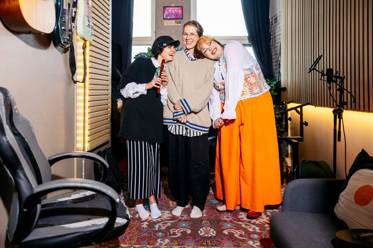 Jyväskylän indie-pop-yhtye Vet Pillows nousi Suomen listaykköseksi – "Olemme äärettömän epävakaita henkilöitä" Jyväskylän indie-pop-yhtye Vet Pillows nousi Suomen listaykköseksi – "Olemme äärettömän epävakaita henkilöitä" 1