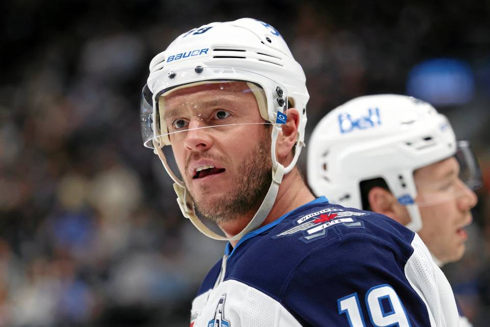 Kanadan NHL-tähti päättää uransa Kanadan NHL-tähti päättää uransa 1