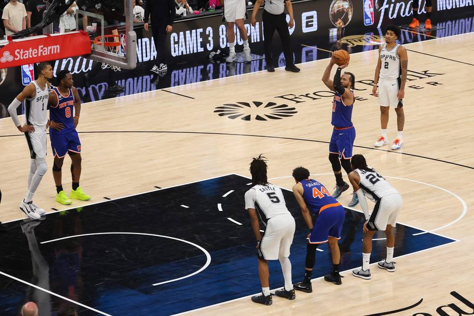 Knicks nappasi toisen vierasvoiton Spursilta NBA:n finaaleissa 1