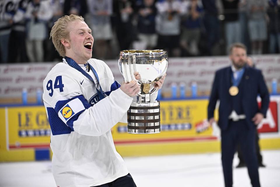 Konsta Helenius iski Leijonat viidenteen maailmanmestaruuteen. 1
