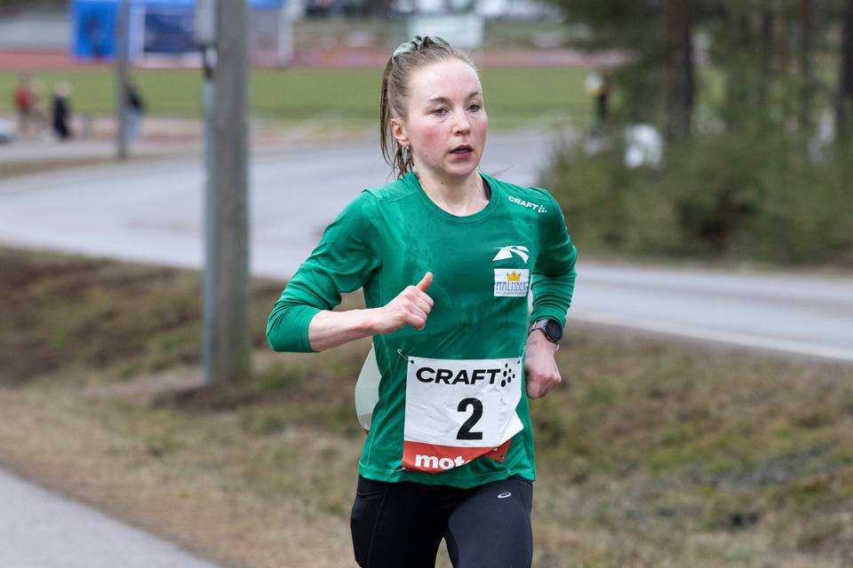 Kuopiolaisseuran juoksija saavutti jälleen ennätyksellisen nopeuden Kuopiolaisseuran juoksija saavutti jälleen ennätyksellisen nopeuden 1
