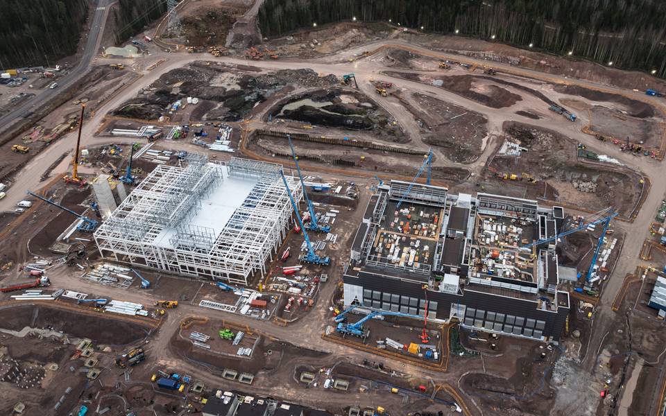 Lakialoite: Datakeskusten tulisi kehittää tai hankkia uutta sähköntuotantoa Suomeen 1