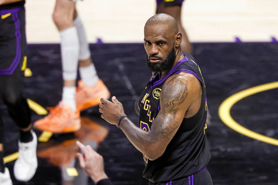 LeBron Jamesista nousi voimakas spekulaatio – jatkuuko ura yllättävässä paikassa? 1
