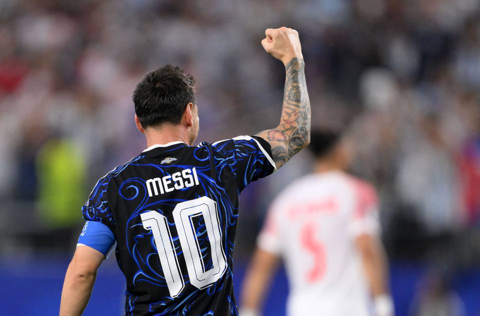 Lionel Messi ennennäkemättömässä kunnossa – katso tästä hieno vapaapotkumaali 1