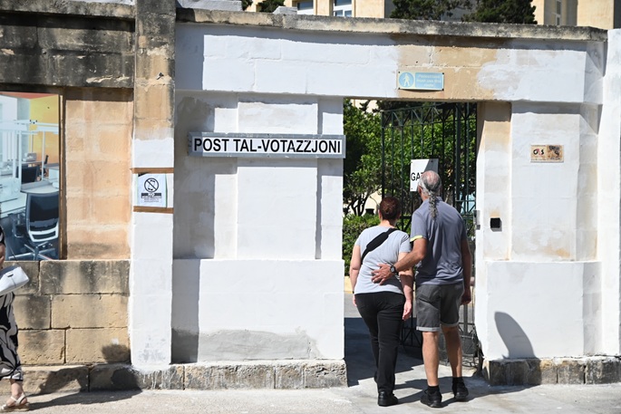 Malta työväenpuolue voittaa äkkipikaisen parlamenttivaalin 1