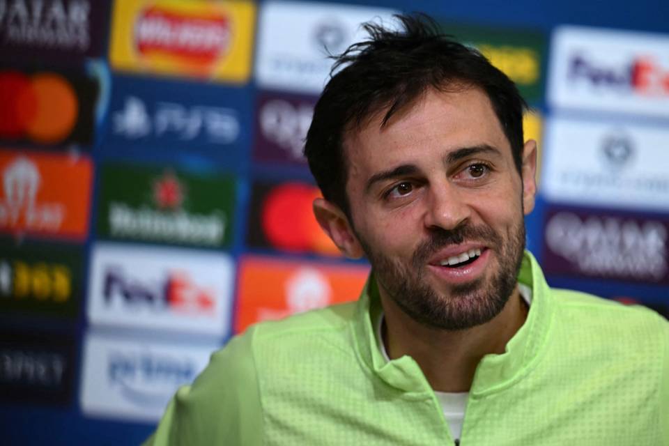 Manchester Cityn legenda Bernardo Silva siirtyy Real Madridiin jatkamaan uraansa. Manchester Cityn legenda Bernardo Silva siirtyy Real Madridiin jatkamaan uraansa. 1