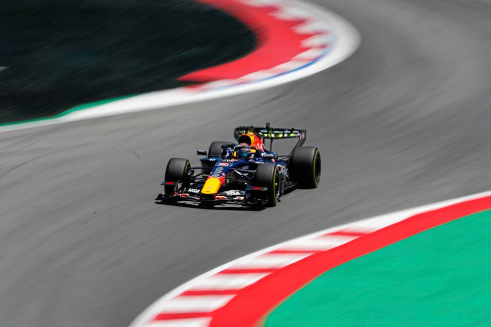 Mediakohua vai todellista huolta? Max Verstappen kommentoi Red Bullin mahdollisuuksia. 1