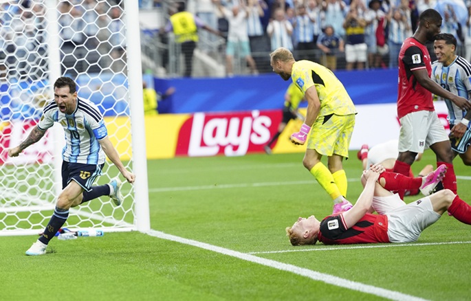 Messi rikkoo MM-ennätyksen, kun Argentiina etenee voittamalla Itävallan. Messi rikkoo MM-ennätyksen, kun Argentiina etenee voittamalla Itävallan. 1