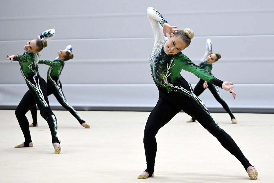 Minetit sijoittui venäläisjoukkueiden väliin maailmancupin palkintokorokkeelle. Minetit sijoittui venäläisjoukkueiden väliin maailmancupin palkintokorokkeelle. 1