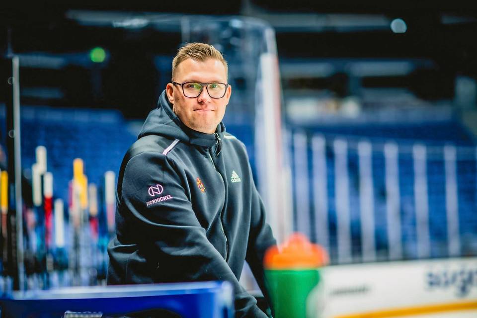 "Pelaajavalikoima on laaja" – kykyjenetsijä Janne Vuorinen käsittelee NHL-draftin tilanteita 2