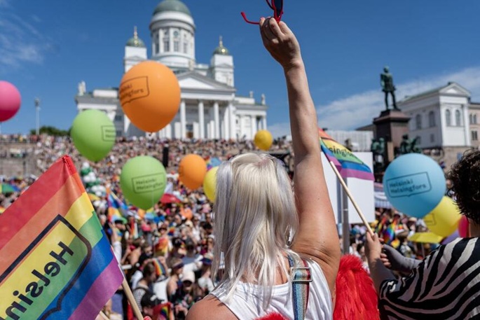 Pride-kulkue vaikuttaa liikenteeseen Helsingin keskustassa 1