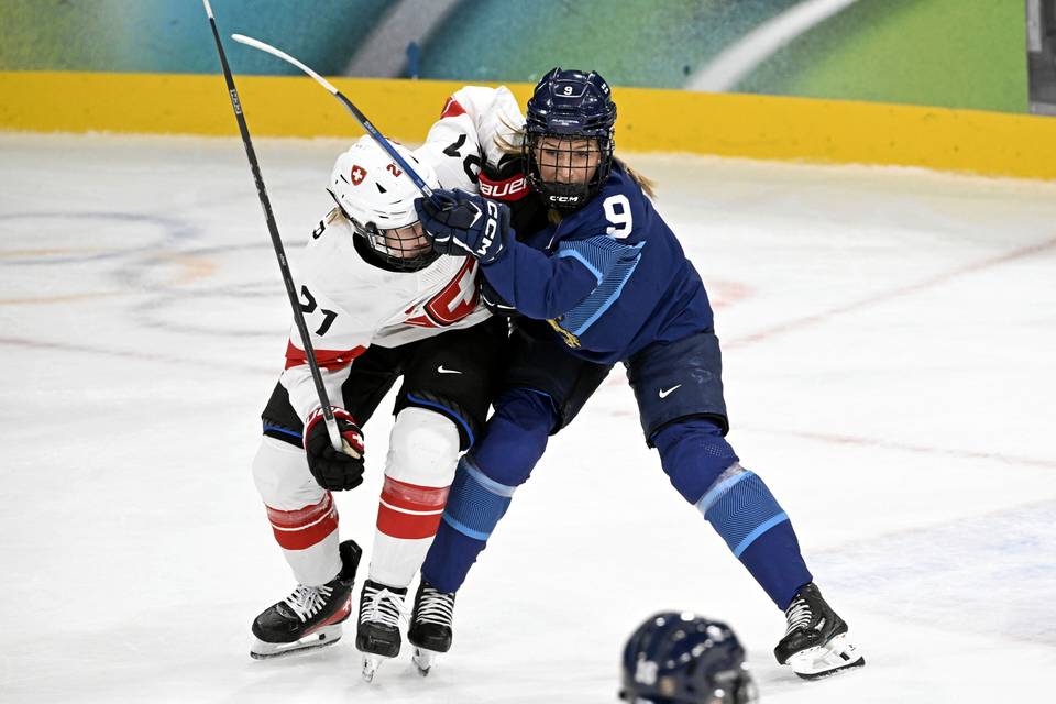 Puolustava mestari valitsi Petra Niemisen, Nelli Laitinen ensimmäinen suomalainen PWHL-varaustilaisuudessa. Puolustava mestari valitsi Petra Niemisen, Nelli Laitinen ensimmäinen suomalainen PWHL-varaustilaisuudessa. 1