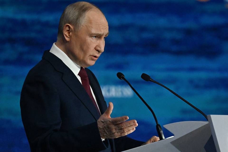 Putin torjui Zelenskyin ehdotuksen keskustelutapaamisesta. 1