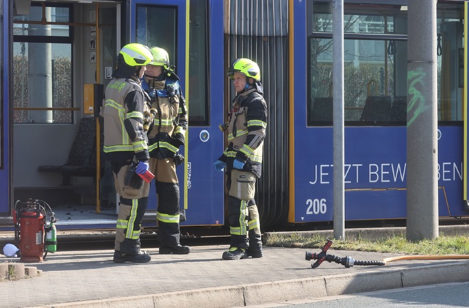 Raitiovaunu suistui raiteilta Berliinissä, 20 loukkaantui. 1