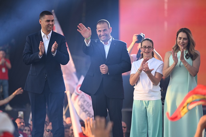 Robert Abela vannoi virkavalansa Maltan pääministerinä. 1