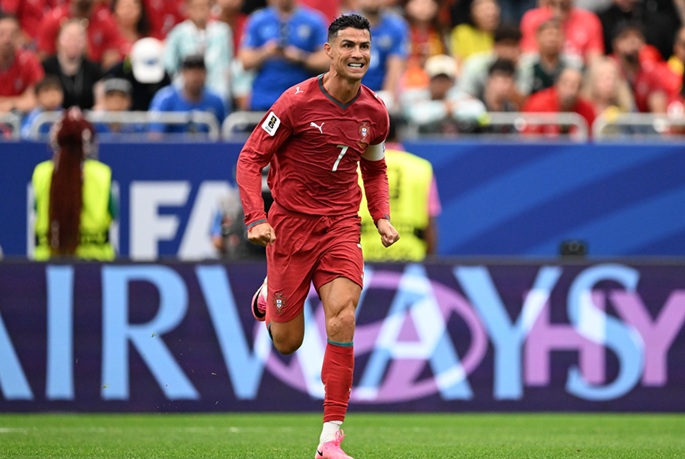 Ronaldo ensimmäinen pelaaja, joka tekee maalin kuudessa MM-kisassa Ronaldo ensimmäinen pelaaja, joka tekee maalin kuudessa MM-kisassa 1