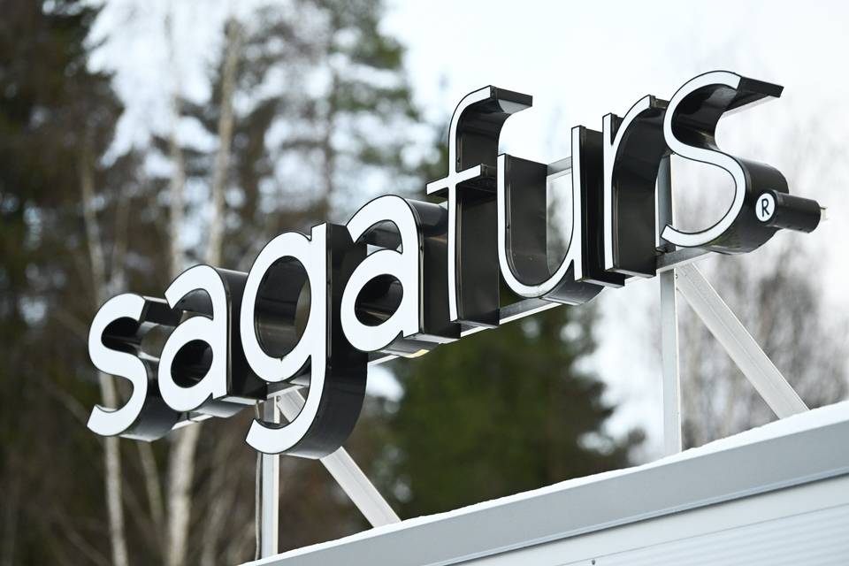 Saga Fursin turkisnahkojen myynti nousi yli sata prosenttia. 1