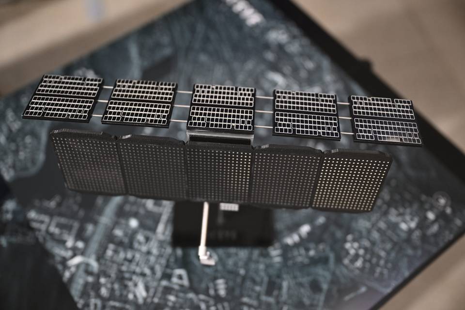 Satelliittiyritys Iceye saavuttaa aseman Suomen kolmanneksi yli 10 miljardin dollarin arvoisena startup-yrityksenä. Satelliittiyritys Iceye saavuttaa aseman Suomen kolmanneksi yli 10 miljardin dollarin arvoisena startup-yrityksenä. 1