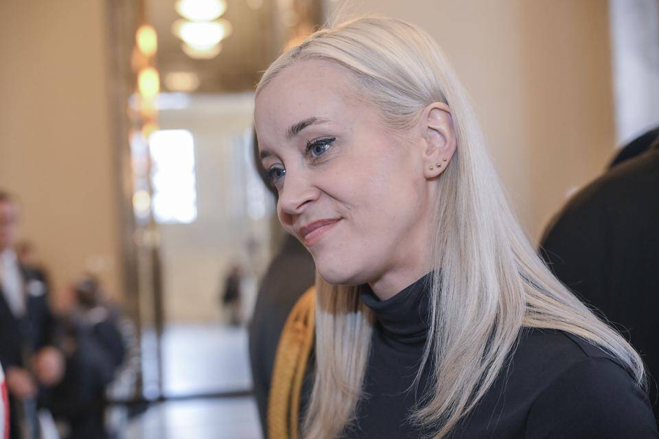 Sofia Virta Vihreistä luopuu kansanedustajan palkkiostaan. Sofia Virta Vihreistä luopuu kansanedustajan palkkiostaan. 1