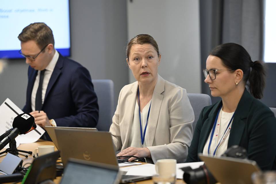 Suomi voisi oppia työperäisestä maahanmuutosta Uuden-Seelannin esimerkin kautta – Marttinen ei usko sen olevan tulevaisuudennäkymä. Suomi voisi oppia työperäisestä maahanmuutosta Uuden-Seelannin esimerkin kautta – Marttinen ei usko sen olevan tulevaisuudennäkymä. 1