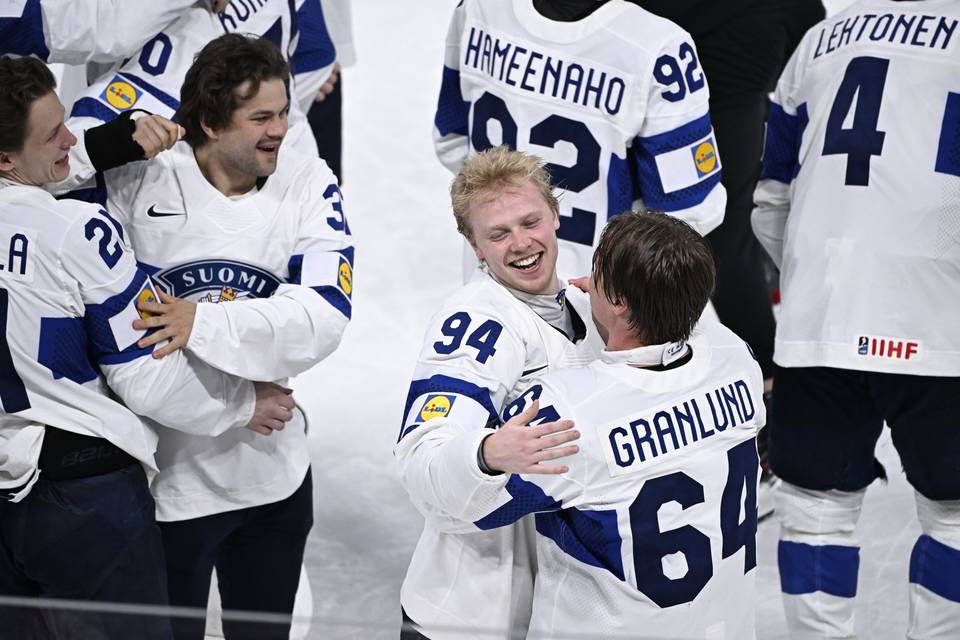 Sveitsi-Suomi | Tasainen MM-finaali ratkesi suomalaisiin voitonjuhliin jatkoerässä Sveitsi-Suomi | Tasainen MM-finaali ratkesi suomalaisiin voitonjuhliin jatkoerässä 1