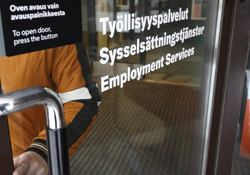 Tilastokeskus: Työttömien lukumäärä korkeimmillaan 2000-luvulla Tilastokeskus: Työttömien lukumäärä korkeimmillaan 2000-luvulla 1