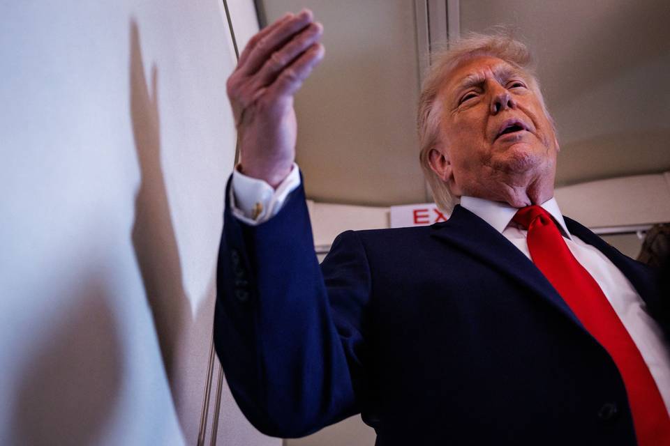 Trump ilmoitti Yhdysvaltojen aikovan hyökätä Iraniin, mutta perui hyökkäykset vain muutamaa tuntia myöhemmin. 1
