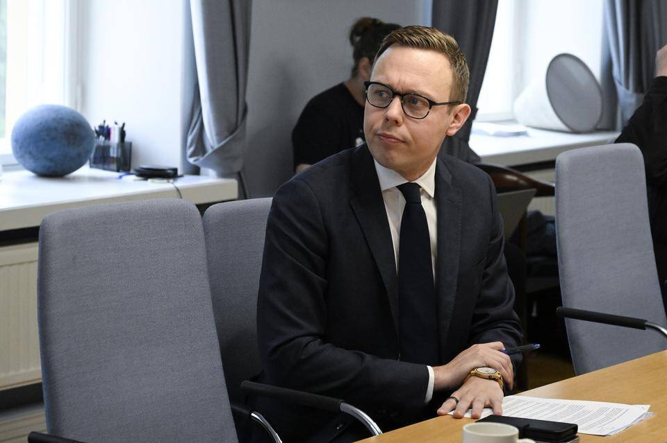 Työnantajille ehdotetaan palkan maksamista drooniuhkatilanteissa – OAJ: Ehdotus ei ole riittävä Työnantajille ehdotetaan palkan maksamista drooniuhkatilanteissa – OAJ: Ehdotus ei ole riittävä 1