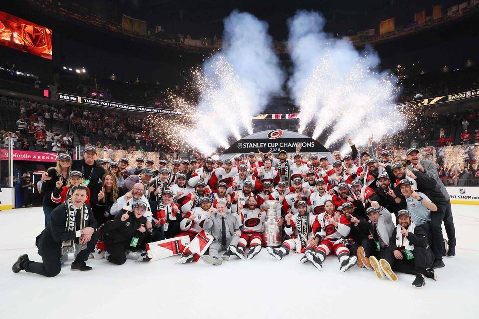 Urheilupäivän katsaus | Carolina Hurricanes kruunattiin Stanley Cupin voittajaksi Urheilupäivän katsaus | Carolina Hurricanes kruunattiin Stanley Cupin voittajaksi 1