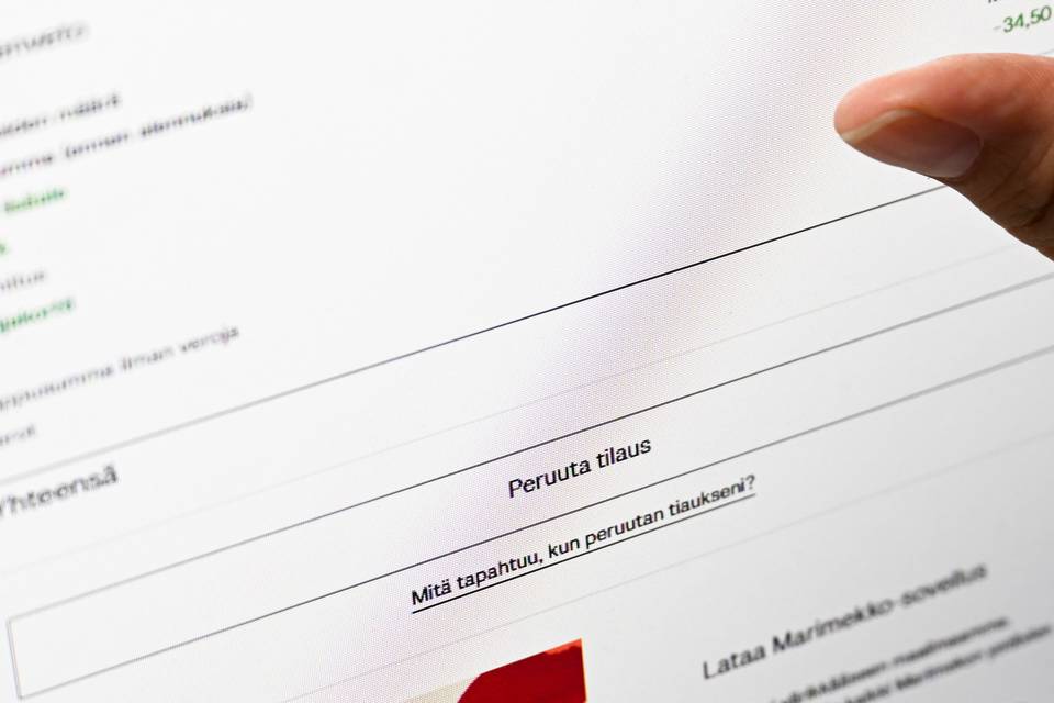 Verkkokaupoista pitäisi nyt löytyä vaihtoehto, jolla tilauksen voi peruuttaa. Verkkokaupoista pitäisi nyt löytyä vaihtoehto, jolla tilauksen voi peruuttaa. 1