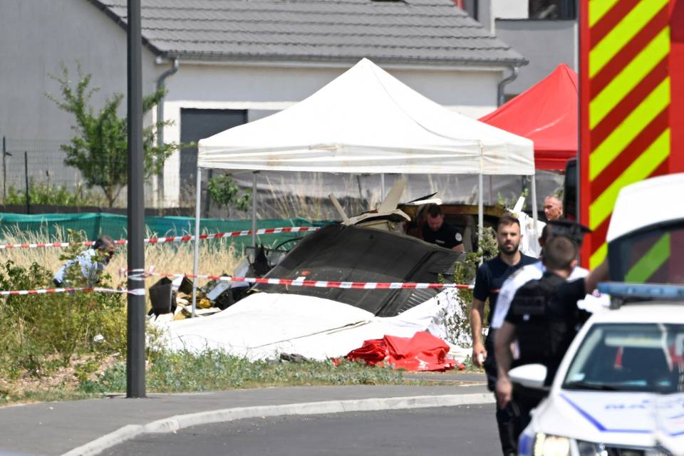 Vähintään 11 henkilöä menehtyi lentoturmassa Ranskassa. 1