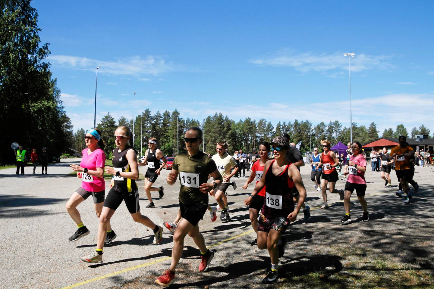 Vieremän ensimmäisessä maratonissa esiintyi huippuhiihdon taituri ja juoksujättiläinen. 1