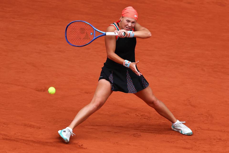 Ykkössijoitettu Aryna Sabalenka putosi Ranskan avointen puolivälierässä. 1