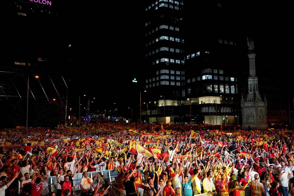 13-vuotias menehtyi Espanjassa suihkulähteen sortuessa MM-juhlien aikana. 13-vuotias menehtyi Espanjassa suihkulähteen sortuessa MM-juhlien aikana. 1
