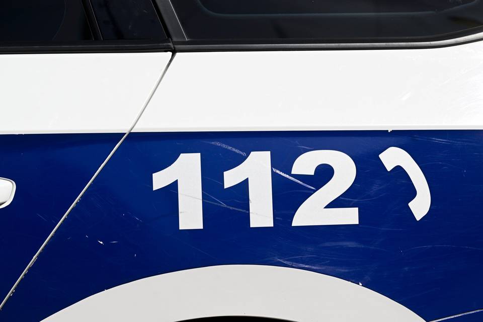 80-vuotias nainen surmattiin puukottamalla Helsingin Kontulassa. 80-vuotias nainen surmattiin puukottamalla Helsingin Kontulassa. 1
