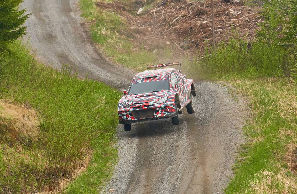Ainoastaan Toyota aloittaa seuraavan kauden WRC27-autolla – tallin kohtalo muistuttaa suomalaisia kokemuksia. 2
