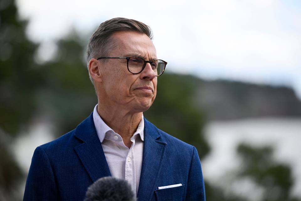 Alexander Stubb seisoi Lauri Markkasen rinnalla – "Näyttää lyhyeltä" 1